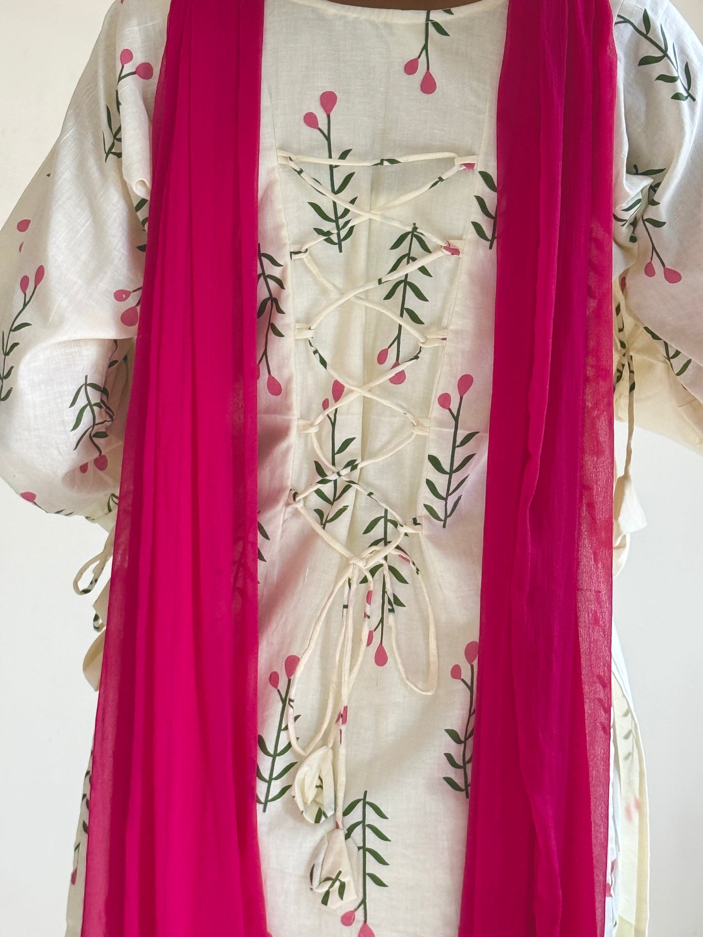 Hans Farsi Salwar Set With Lining and pink dupatta