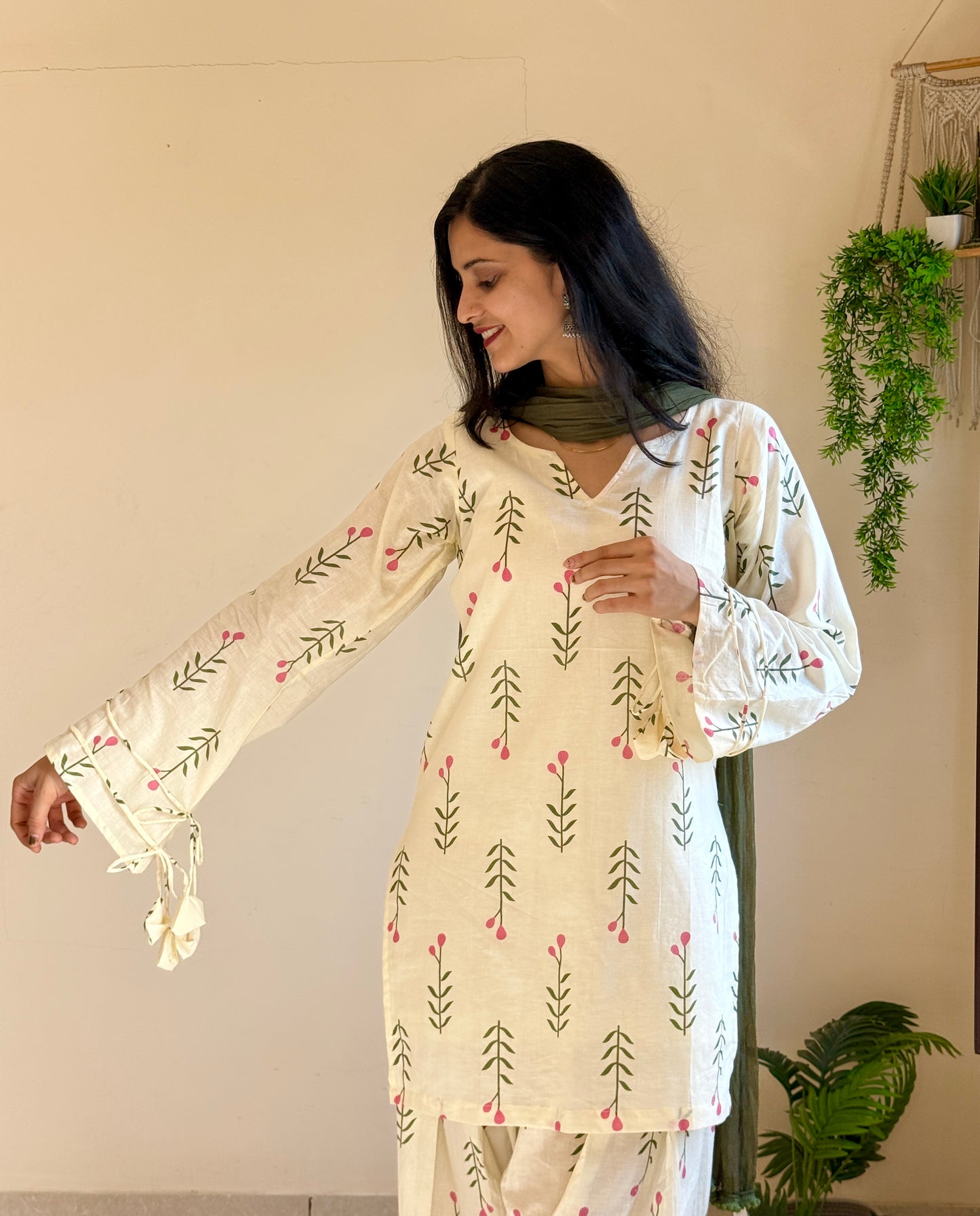 Hans Farsi Salwar Set With Lining and green duptta