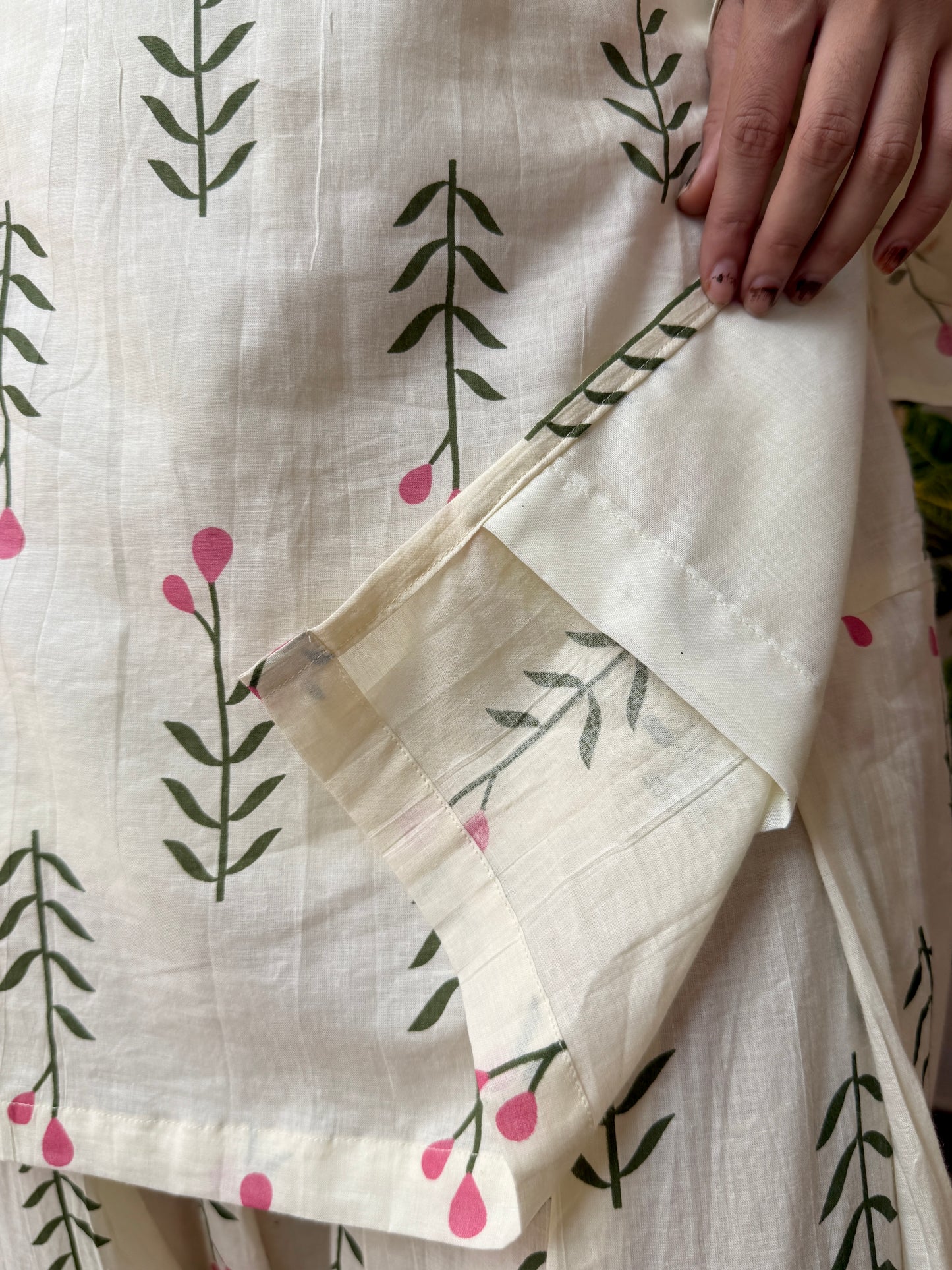 Hans Farsi Salwar Set With Lining and green duptta