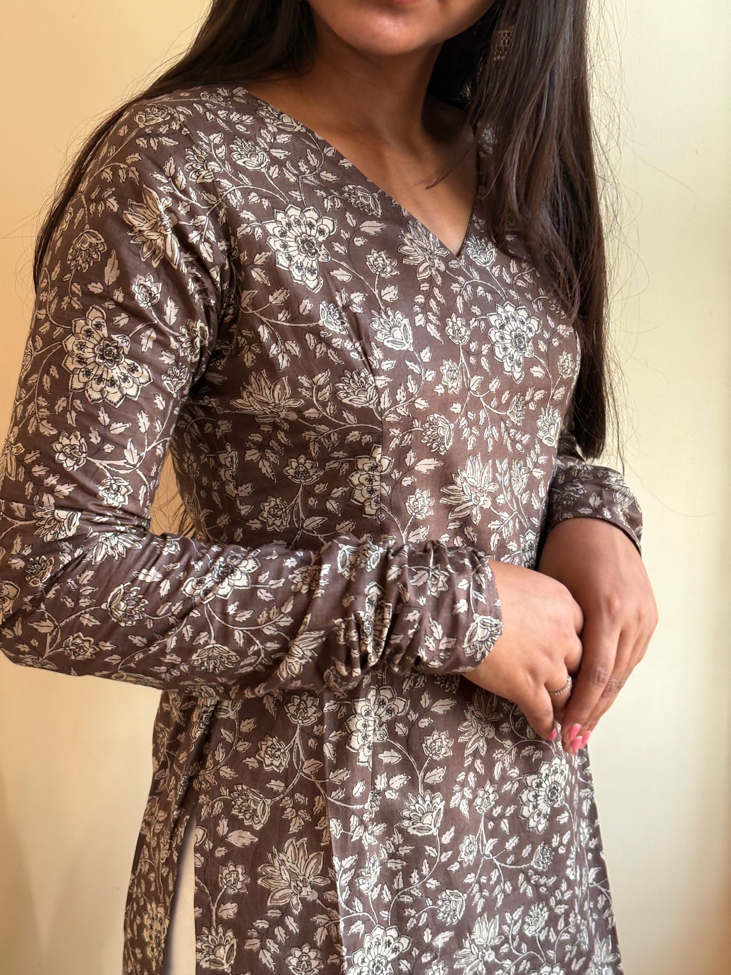 Saanjh Straight Sleeves Kurti