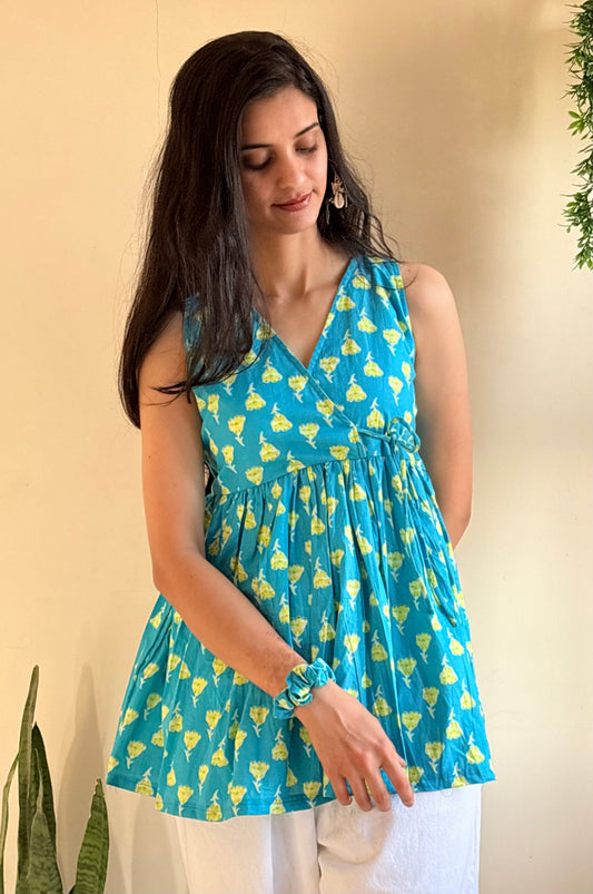 Saanvi Sleeveless kurti