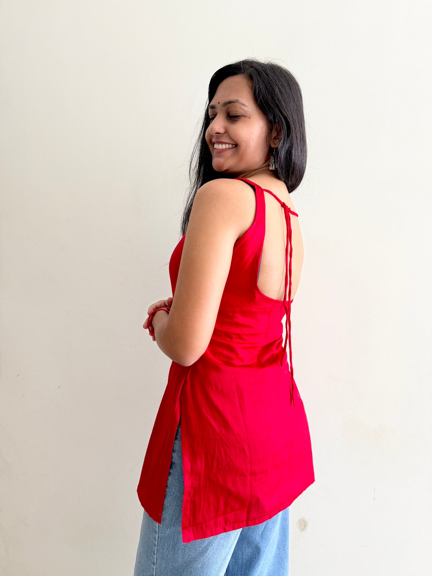 Red Sleeveless kurti